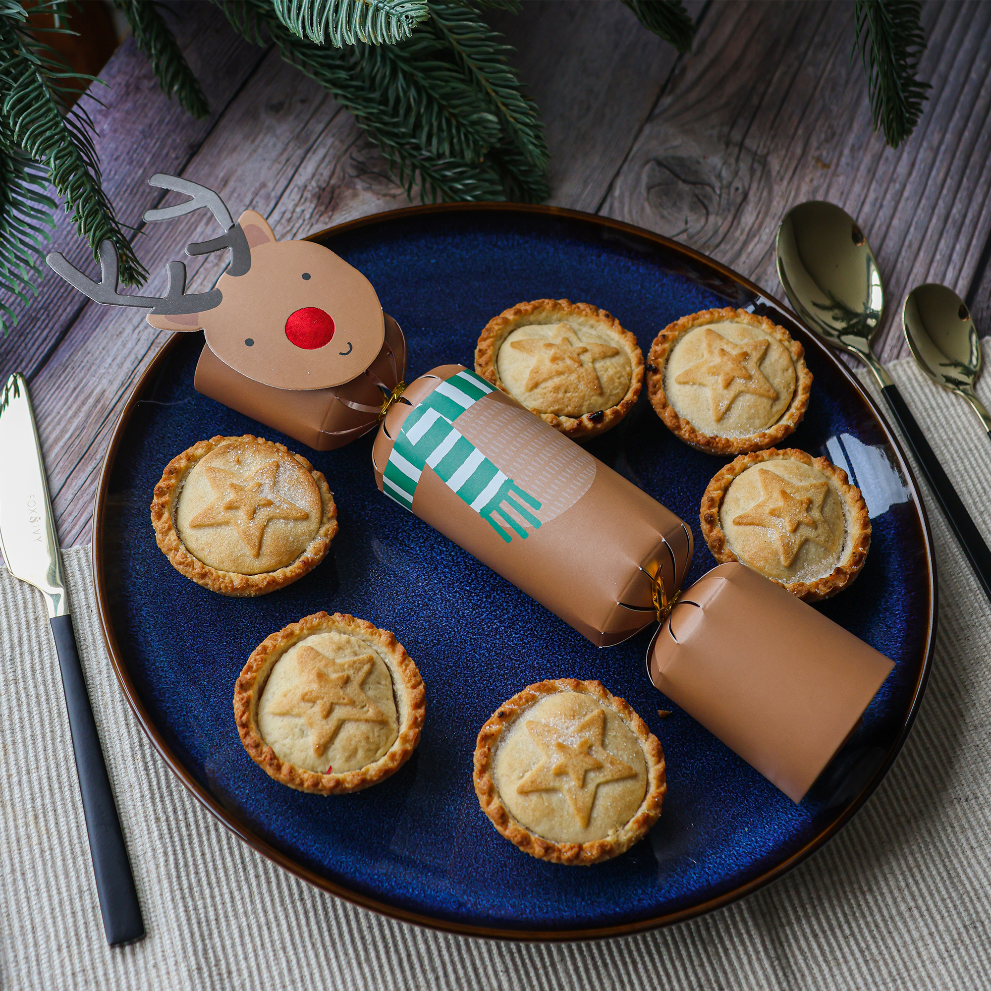 Pack of 6 DIY Christmas Cracker Set | I Love Fancy Dress