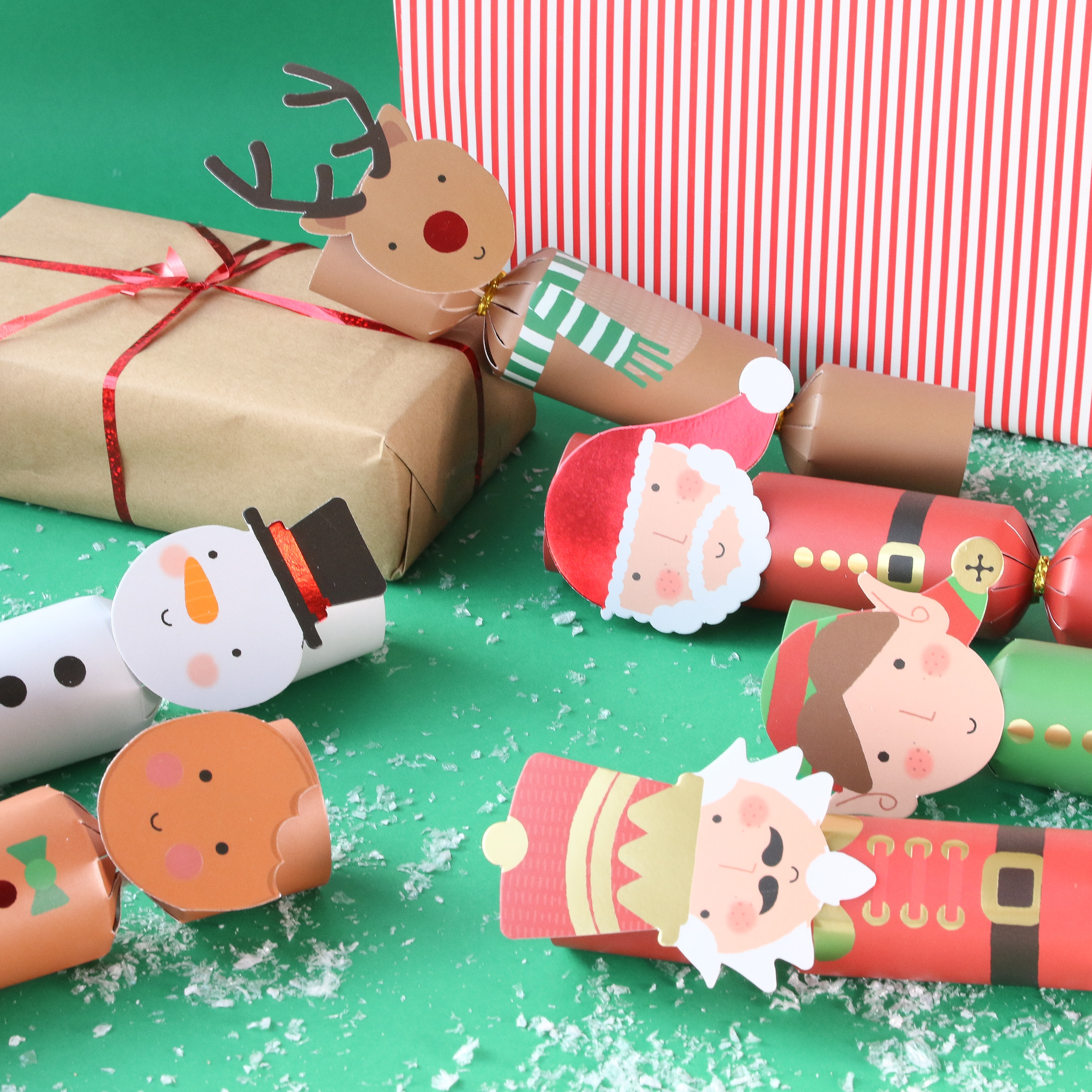 Pack of 6 DIY Christmas Cracker Set | I Love Fancy Dress